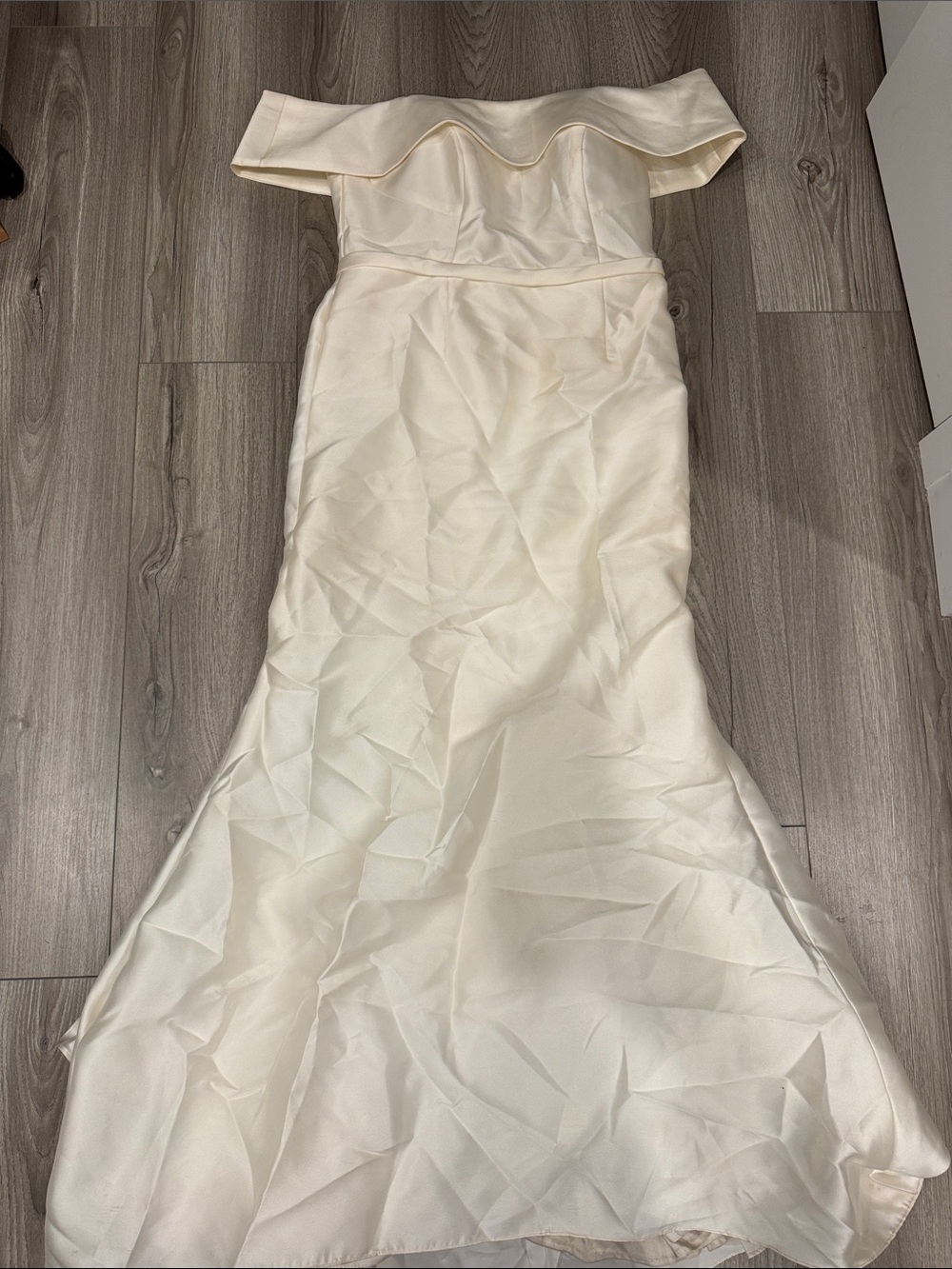Off-Shoulder Satin Ivory Mermaid wedding Dress